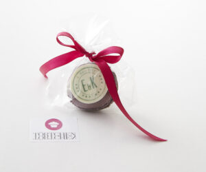 Macarons mit Schoko-Logos – individuell gestaltet für Hochzeiten oder Firmenveranstaltungen