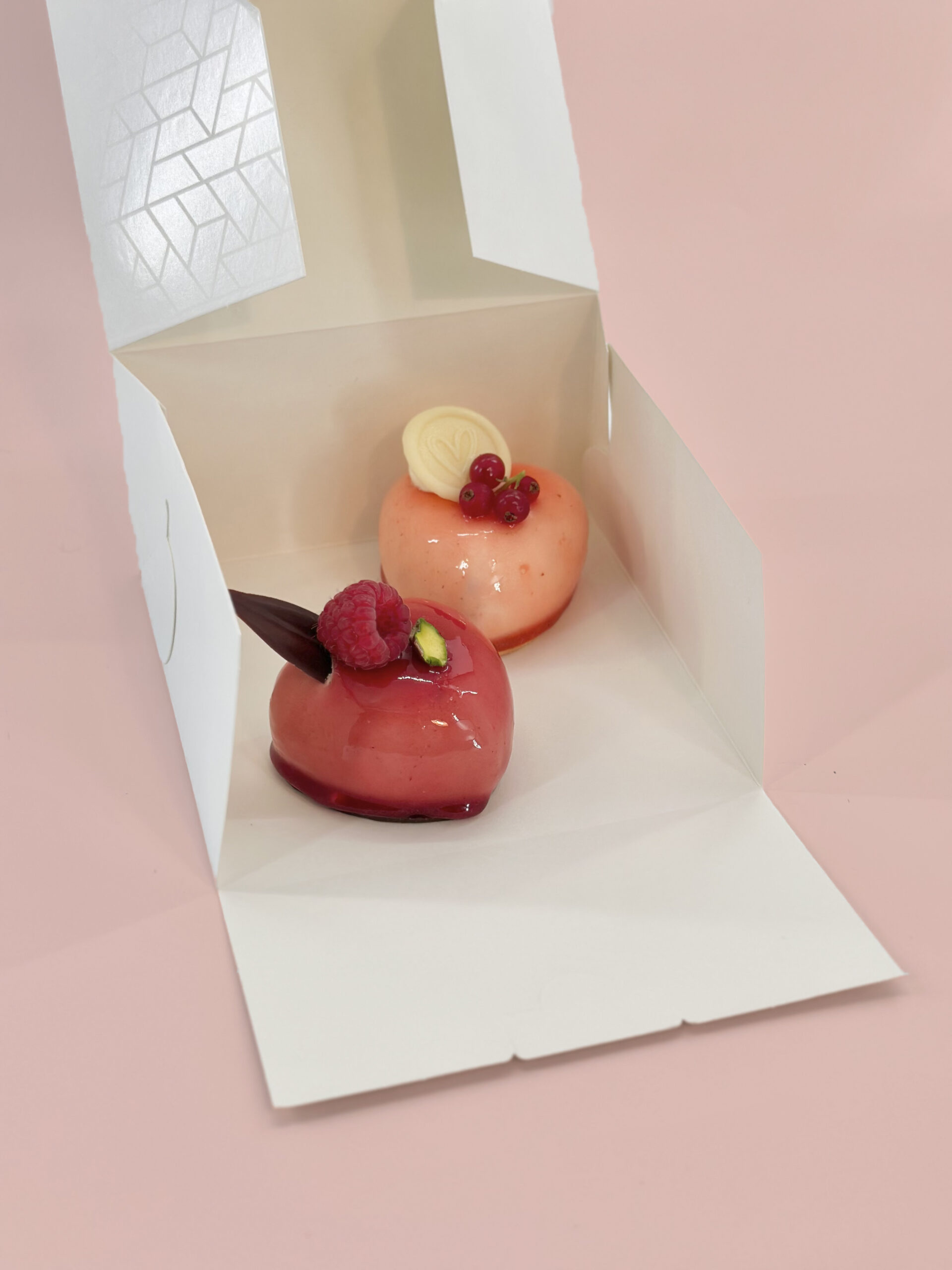 Valentinstags-Törtchenbox (kein Postversand möglich, Abholung am 13. oder 14. Februar) – Bild 2